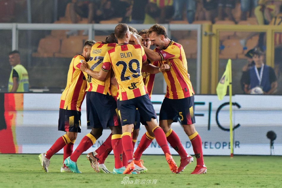 一名顶薪 一名顶薪